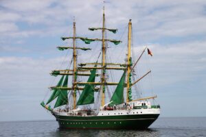 Die ALEXANDER VON HUMBOLDT II als Zwischenlösung für die seemännische Ausbildung der Offiziersanwärter der Deutschen Marine